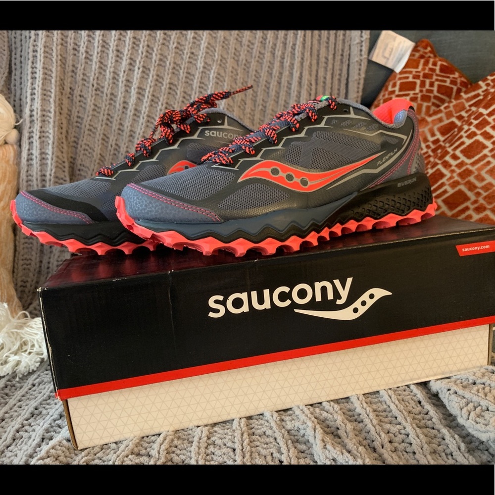 Saucony Peregrine 6 trail runners